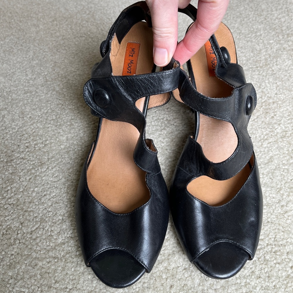 Sapphire Miz Mooz size 42 (11) heeled black leather shoes